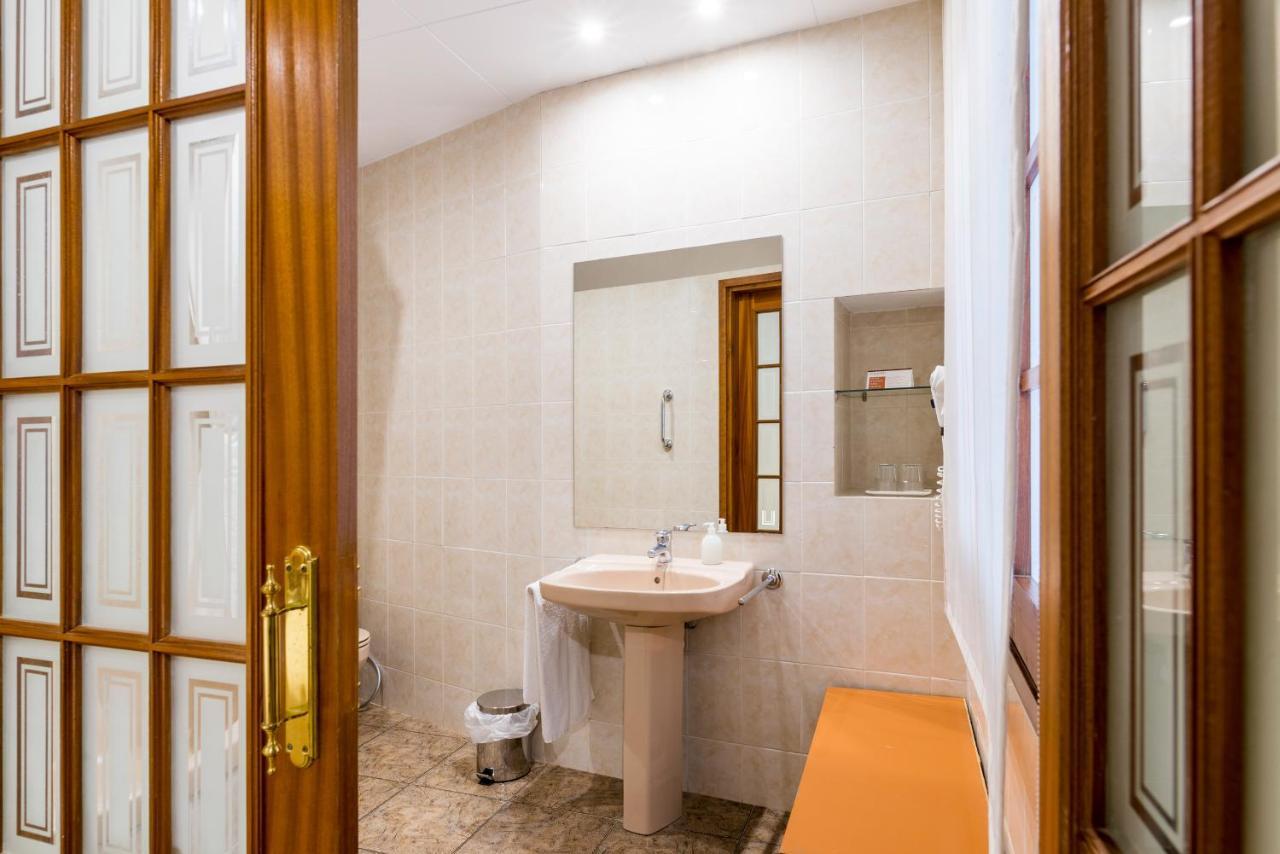 Hotel Capri トッサ・デ・マール エクステリア 写真